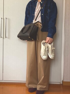 「部屋撮り」｜「アイテム（デニムジャケット）」を使った、みくつんさん（レディース・161cm）の春コーディネート