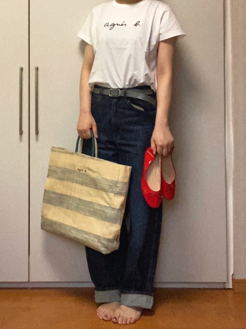 「夏コーデ、白シャツ、ジーンズコーデ、バレエシューズ、おうちファッション、おしゃれさんと繋がりたい」｜「GLOBAL WORKのソフトバレエ/799307（バレエシューズ、レッド系）」を使った、みくつんさん（レディース・161cm）の夏コーディネートの1枚目の写真