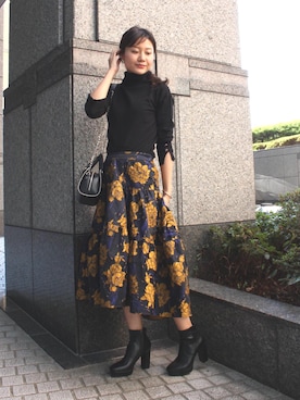 「RANDA（ランダ）のボールチェーンミニボストンバッグ（ボストンバッグ）」を使った、atsukoさん（レディース・168cm）の秋コーディネート