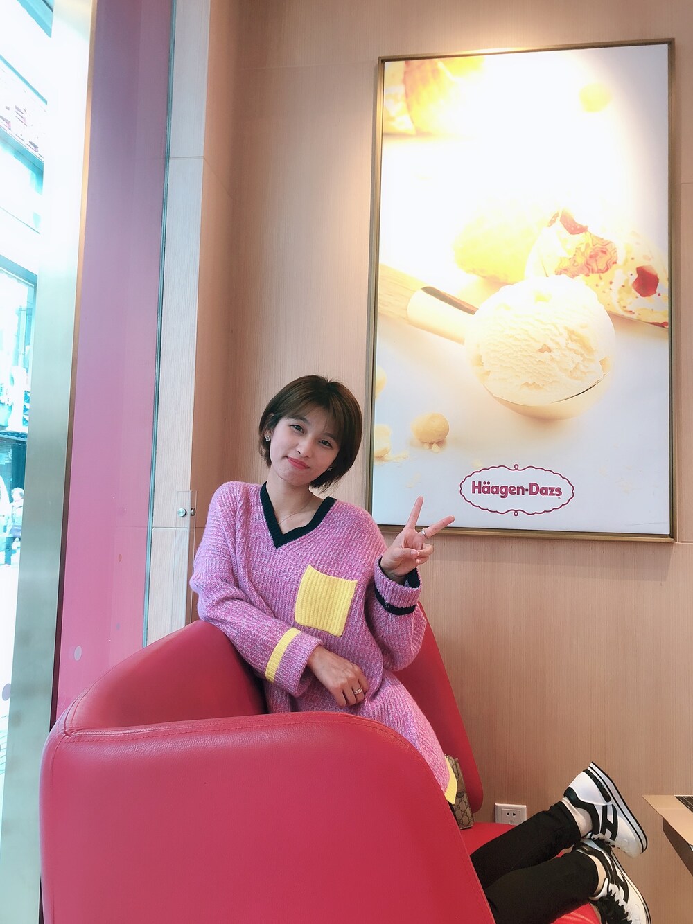 「ICE CREAM」｜「HUGOのアイテム（スニーカー、ホワイト系）」を使った、sunmengsi1さん（レディース・162cm）の秋コーディネートの1枚目の写真