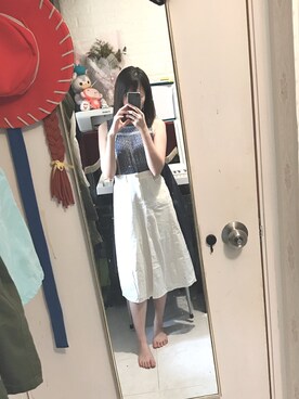「アイテム（チューブトップ、ブルー系）」を使った、Puiyee Tsangさん（レディース・158cm）の夏コーディネート