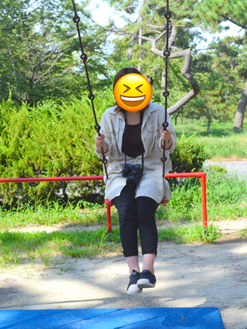 「夏コーデ、公園コーデ、adidas、カメラ女子」｜「adidasの【adidas】 オリジナルス スーパースタースリッポン[Superstar Slip On W]◆（スリッポン、ブラック系）」を使った、るるさん（レディース・156cm）の夏コーディネートの1枚目の写真