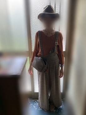 「INGNI（イング）のアイテム（オールインワン・サロペット）」を使った、ERIKAさん（レディース・160cm）の秋コーディネート