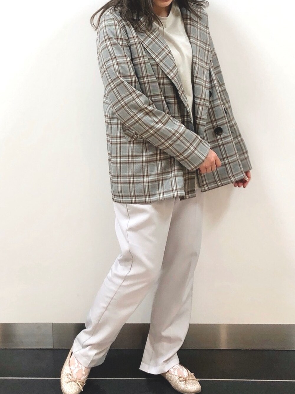 「春コーデ、テーラードジャケット、チェック、スラックス、ジャケット、春、ラベンダー、プチプラ、春カラー、オリーブ デ オリーブ(OLIVE des OLIVE)」｜「OLIVE des OLIVEのゆるテーラードジャケット（テーラードジャケット、グレー系）」を使った、OLIVEdesOLIVEさん（レディース・158cm）の春コーディネートの1枚目の写真