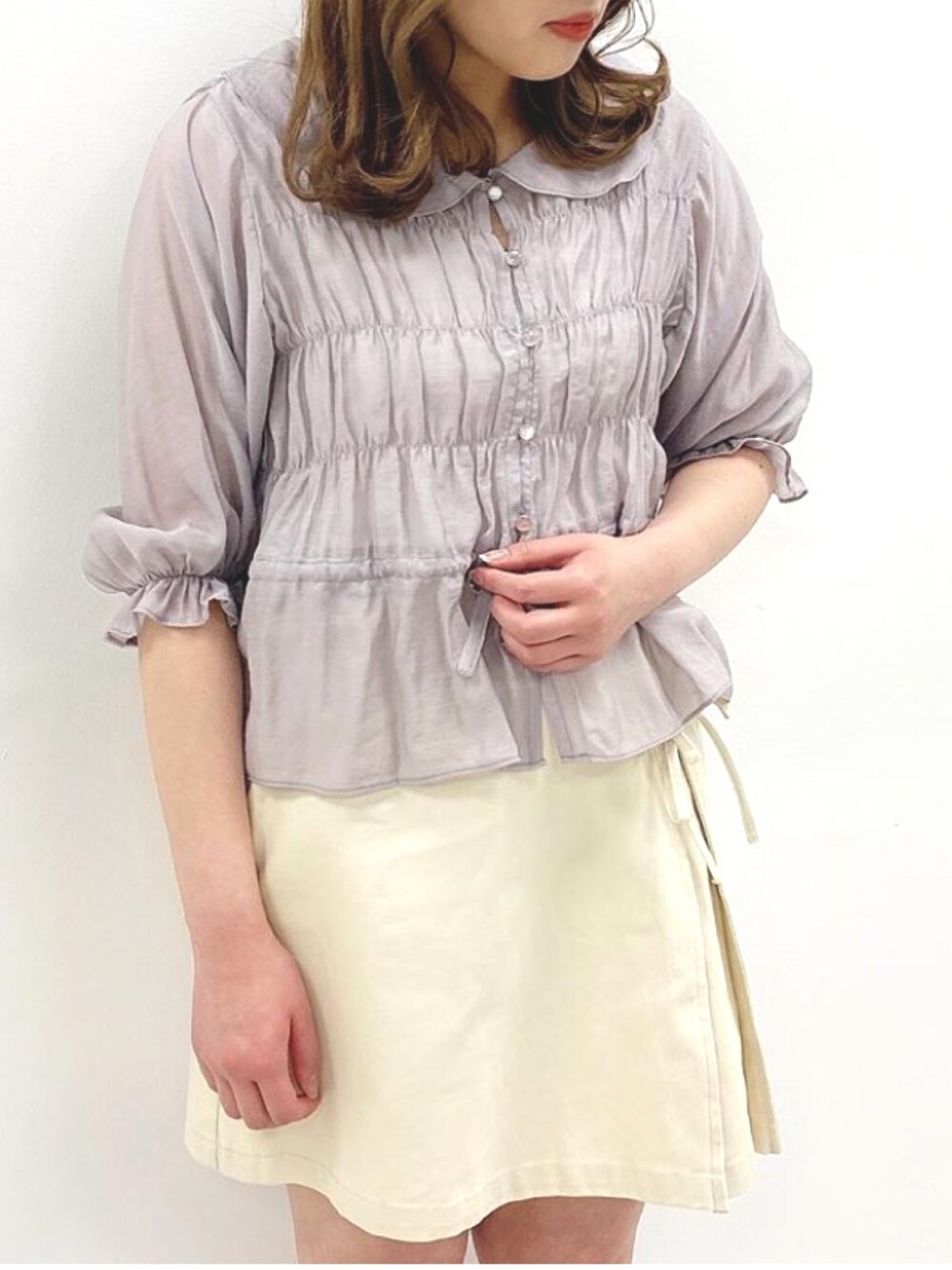 「ブラウス、シアーシャツ、スカート、オトナ女子、夏コーデ、ゆるコーデ、大人ガーリー、淡色コーデ、低身長コーデ、オトナカジュアル」｜「OLIVE des OLIVEのシャーリングブラウス×キャミset（シャツ/ブラウス、パープル系）」を使った、OLIVEdesOLIVEさん（レディース・158cm）の春コーディネートの1枚目の写真