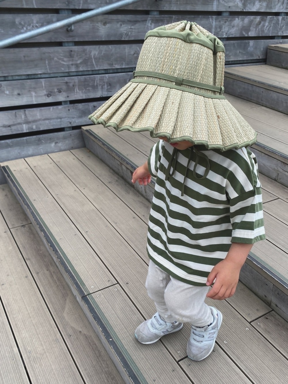「LORNA MURRAYのアイテム（帽子、ベージュ系）」を使った、kaaiさん（キッズ・90cm）の夏コーディネートの1枚目の写真