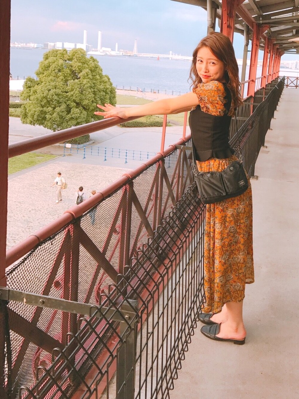 「archivesのアイテム（ワンピース、イエロー系）」を使った、Misakiさん（レディース・152cm）の夏コーディネートの1枚目の写真