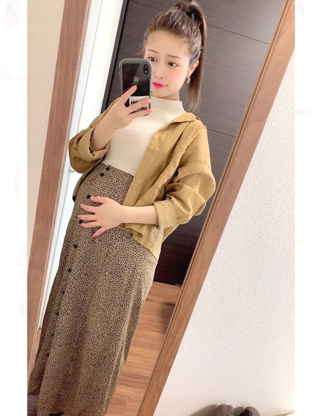 「カジュアルコーデ、オトナ女子、プチプラコーデ、マタニティ、マタニティコーデ、マタニティファッション、ラフ、アニマル柄、毎日コーデ」｜「RETRO GIRLのアイテム（ジャケット/アウター、ベージュ系）」を使った、Misakiさん（レディース・152cm）の春コーディネートの1枚目の写真