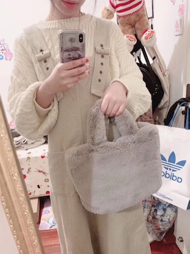 「Ray BEAMS（レイビームス）のアイテム（トートバッグ、グレー系）」を使った、momokoさん（レディース・164cm）の秋コーディネート