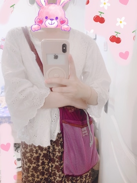 「earth music&ecology（アースミュージックアンドエコロジー）のアイテム（シャツ/ブラウス、ホワイト系）」を使った、momokoさん（レディース・164cm）の夏コーディネート