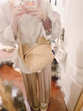 「Disney（ディズニー）のアイテム（バッグ、ブラウン系）」を使った、momokoさん（レディース・164cm）の秋コーディネート