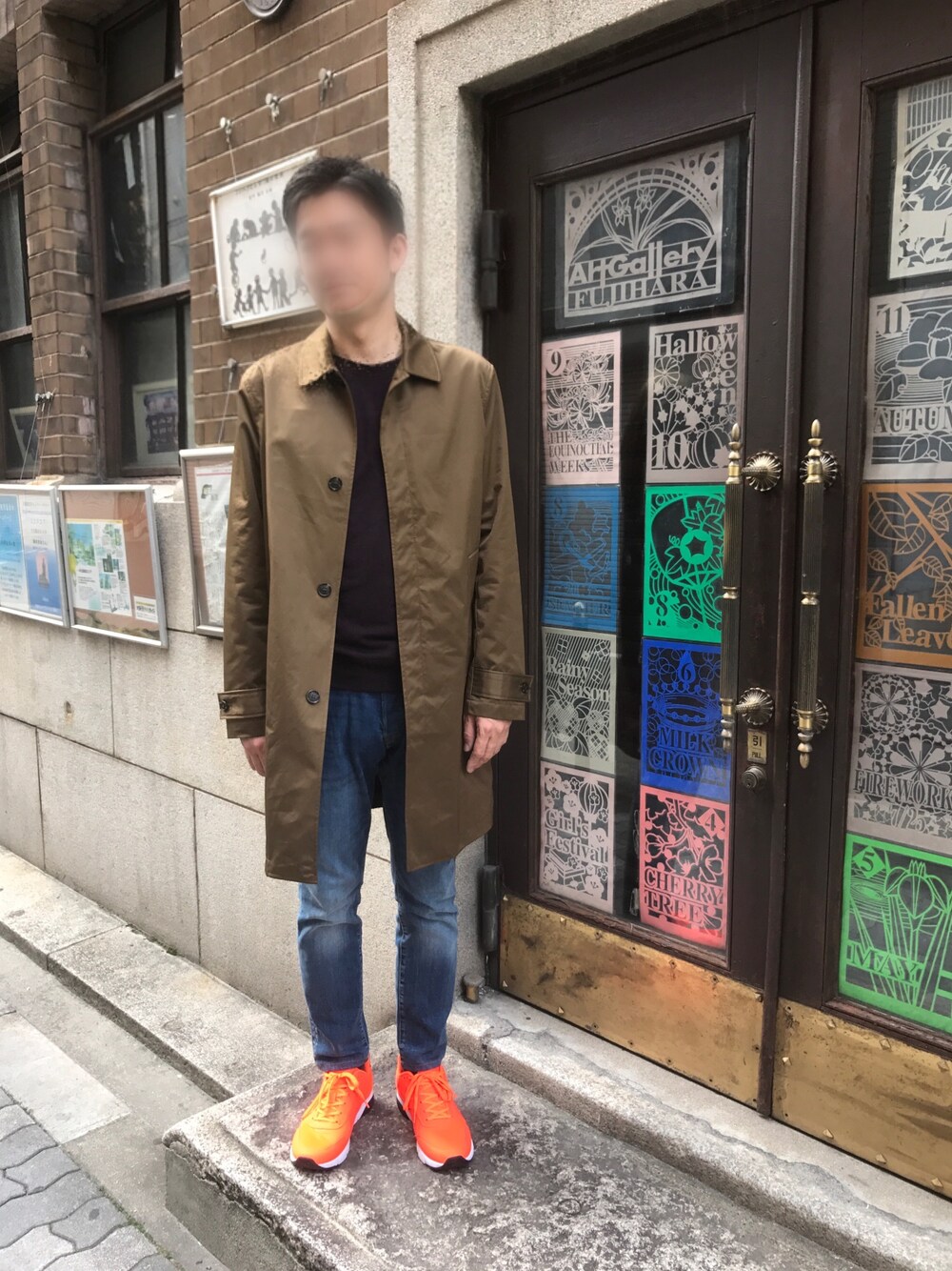 「H&M」｜「H&Mのアイテム（チェスターコート、ブラウン系）」を使った、d.dさん（メンズ・176cm）の春コーディネートの1枚目の写真