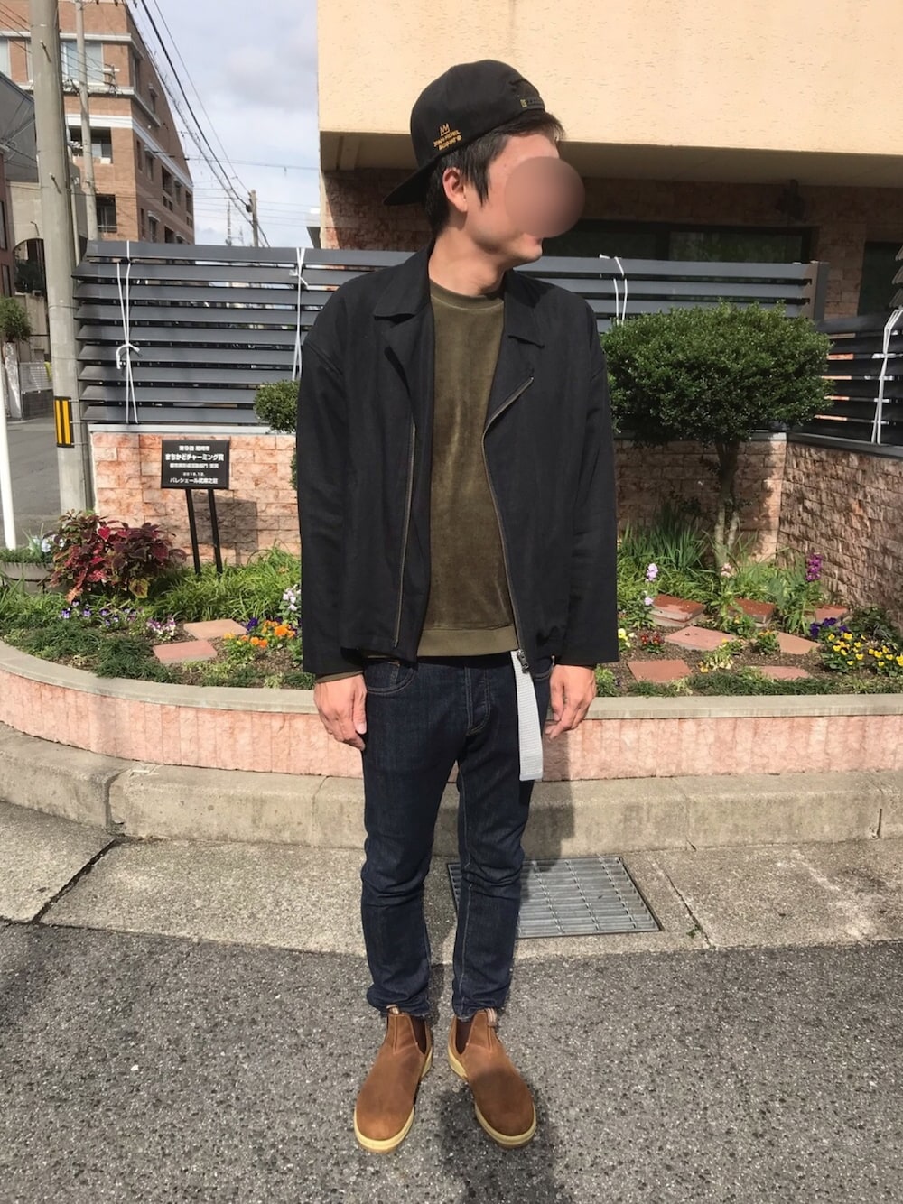「ブーツ」｜「SENSE OF PLACE by URBAN RESEARCHのベロアスウェットシャツ（スウェット、グリーン系）」を使った、d.dさん（メンズ・176cm）の秋コーディネートの1枚目の写真