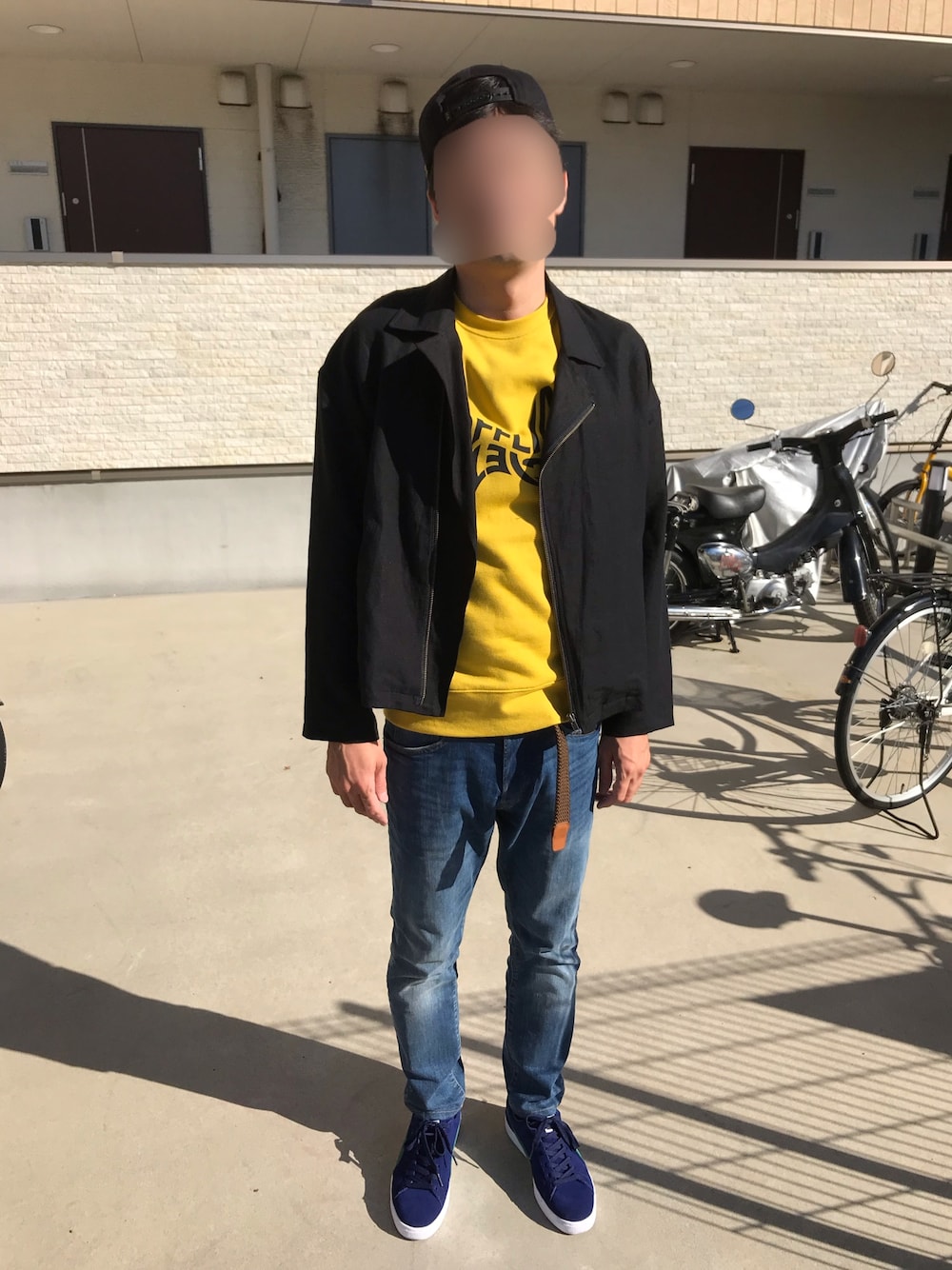 「H&Mのアイテム（スウェット、イエロー系）」を使った、d.dさん（メンズ・176cm）の秋コーディネートの1枚目の写真