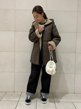 「サロペットスカート」｜「アイテム（ムートンコート）」を使った、橋本さん（レディース・162cm）の秋コーディネート