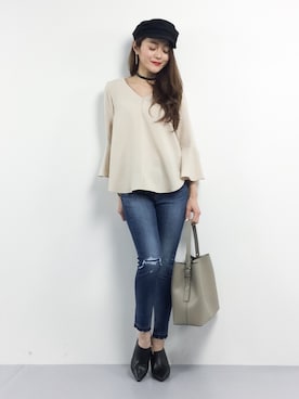 「ベージュ×デニム」｜三上玲奈さん（レディース・165cm）の冬コーディネート