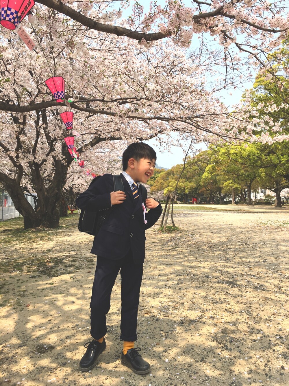 「春コーデ、入学式、入学式コーデ、フォーマル、ブランシェス、決め服、小学生、7歳、むすこーで、春」｜「BRANSHESの【キメ服】サージ/チェックジャケット（テーラードジャケット、ブルー系）」を使った、Reou…さん（キッズ・120cm）の春コーディネートの1枚目の写真