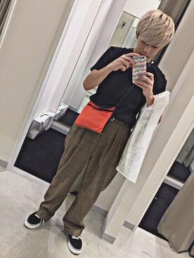 「サコッシュ」｜「アイテム（PC・スマホグッズ/家電）」を使った、KAIさん（メンズ・159cm）の秋コーディネート