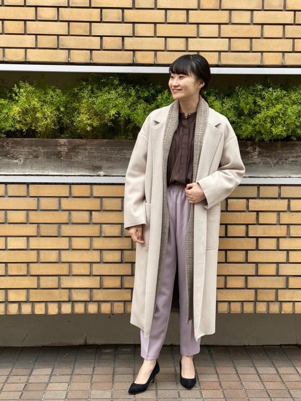 「休日、晴れ、寒い、女子会、雨、le.coeur blanc、お仕事、曇り、ルクールブラン、おうち時間」｜「le.coeur blancのスエードポインテッド（パンプス、ブラック系）」を使った、ルクールブランルミネ荻窪店スタッフさん（レディース・160cm）の冬コーディネートの1枚目の写真