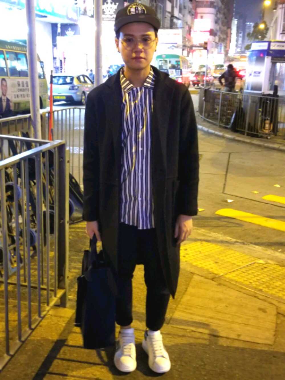 「scene、Japanese style、Japan、Hong Kong」｜「Yankeesのアイテム（キャップ、ブラック系）」を使った、BBOCCさん（メンズ・165cm）の冬コーディネートの1枚目の写真