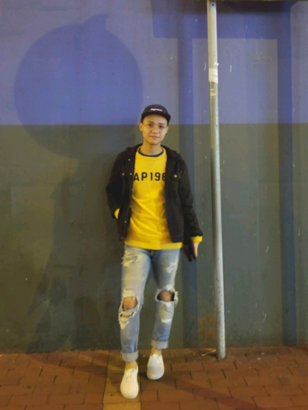 「pattern、STYLE、hongkong、VANS、VINTAGE」｜「TOPMENのアイテム（デニムジャケット、ブラック系）」を使った、BBOCCさん（メンズ・165cm）の冬コーディネートの1枚目の写真