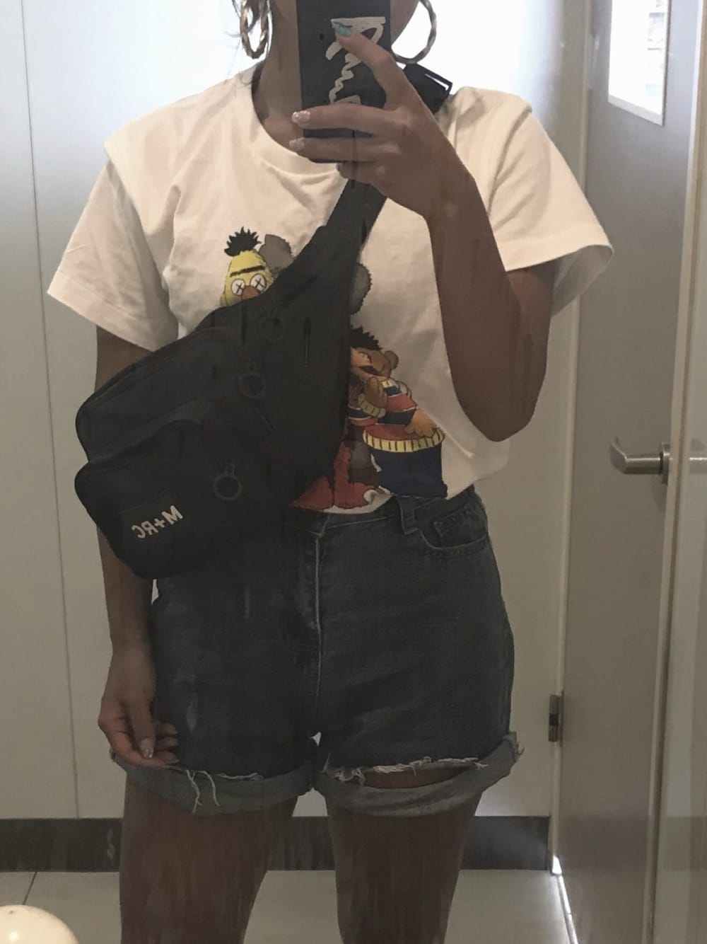 「uniqloKaws、UNIQLO、kaws、m+rc noir、MRCNOIR、KENZO、ユニクロ、カウズ、カウズ×ユニクロ、マルシェノア」｜「UNIQLOのアイテム（Tシャツ/カットソー、ホワイト系）」を使った、🕊さん（レディース・155cm）の夏コーディネートの1枚目の写真
