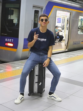 「PULL&BEAR（プルアンドベア）のアイテム（デニムパンツ）」を使った、wingjai_lhwさん（メンズ・170cm）の夏コーディネート