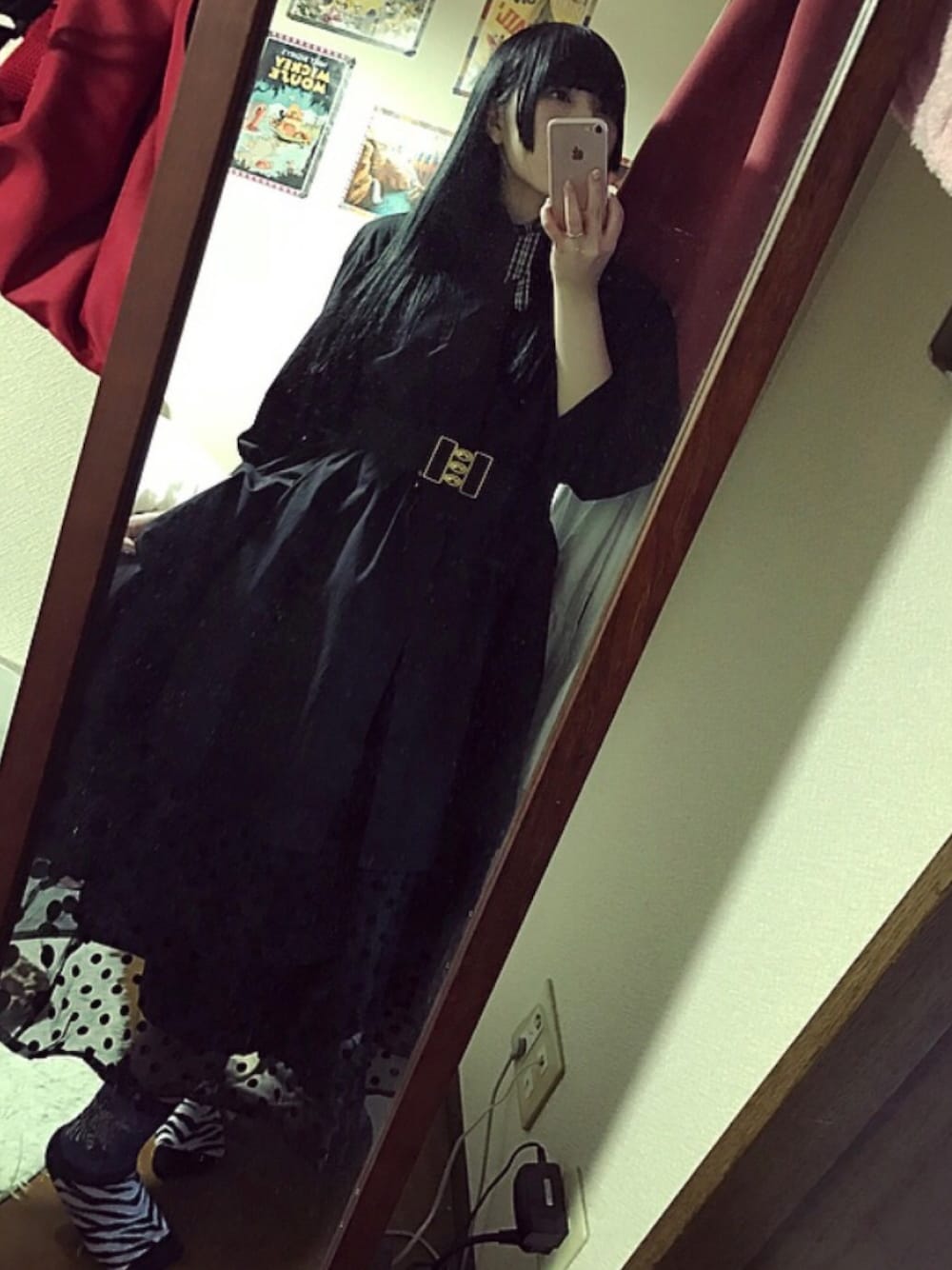 「真っ黒コーデ、Candy Stripper、merry jenny、EATME」｜「EATMEの2WAYチェックリボンチョーカー（チョーカー、その他）」を使った、あんころもちさん（レディース・163cm）の冬コーディネートの1枚目の写真
