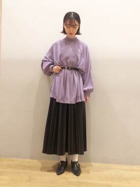 「earth music&ecology（アースミュージックアンドエコロジー）のフェイクレザープリーツスカート ＊（スカート）」を使った、MIYABEさん（レディース・163cm）の秋コーディネート