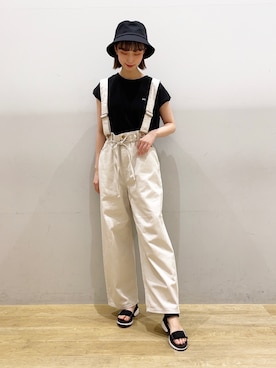 「earth music&ecology（アースミュージックアンドエコロジー）のアイテム（ハット、ブラック系）」を使った、MIYABEさん（レディース・163cm）の春コーディネート