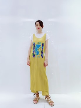 「アイテム（その他トップス、ゴールド系）」を使った、陳.臻. X JC さん（レディース・167cm）の春コーディネート