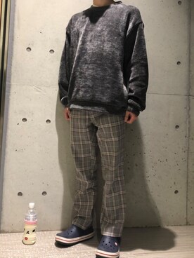 「ikka（イッカ）のアイテム（スラックス、グレー系）」を使った、俊介さん（メンズ・165cm）の秋コーディネート