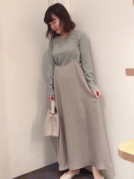 「earth music&ecology（アースミュージックアンドエコロジー）のアイテム（パンプス）」を使った、chiakiさん（レディース・154cm）の春コーディネート