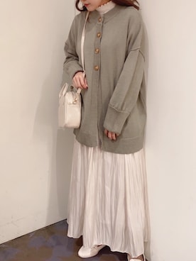 「earth music&ecology（アースミュージックアンドエコロジー）のシャイニーサテンギャザースカート ＊（スカート）」を使った、chiakiさん（レディース・154cm）の秋コーディネート