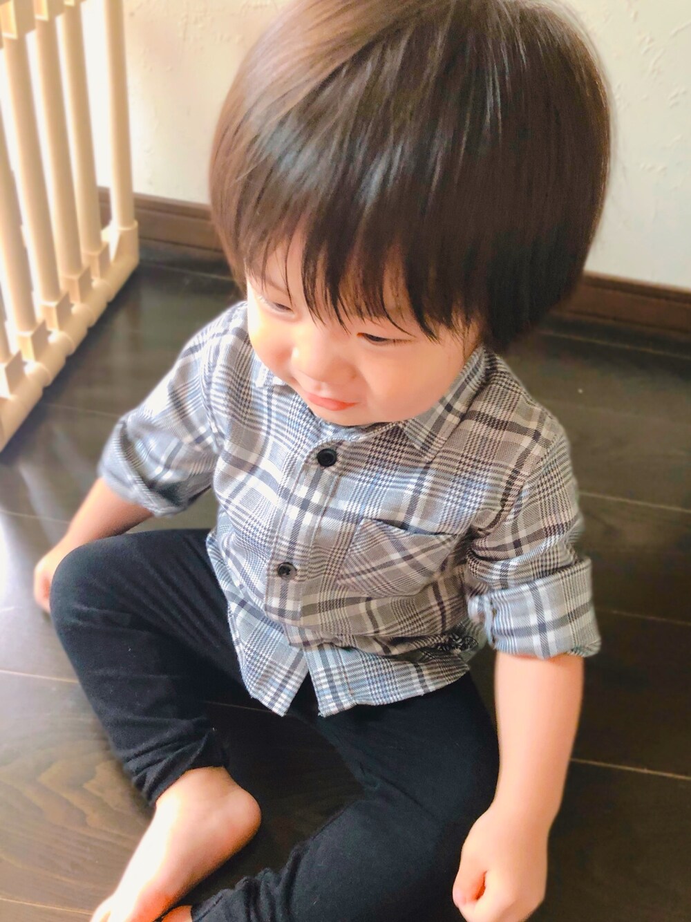 「カジュアルコーデ、シャツスタイル、ベビーコーデ、一歳、1歳、男の子、UNIQLO、BeBe、シンプル」｜「BeBeのアイテム（トップス、グレー系）」を使った、haruwedさん（キッズ・90cm）の夏コーディネートの1枚目の写真