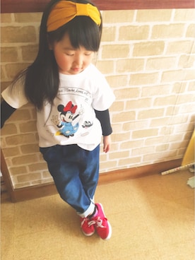 「UNIQLO（ユニクロ）のGIRLS ミニーマウスラブズ ドットグラフィックT（半袖）（Tシャツ/カットソー、ホワイト系）」を使った、kairiさん（キッズ・100cm）の春コーディネート