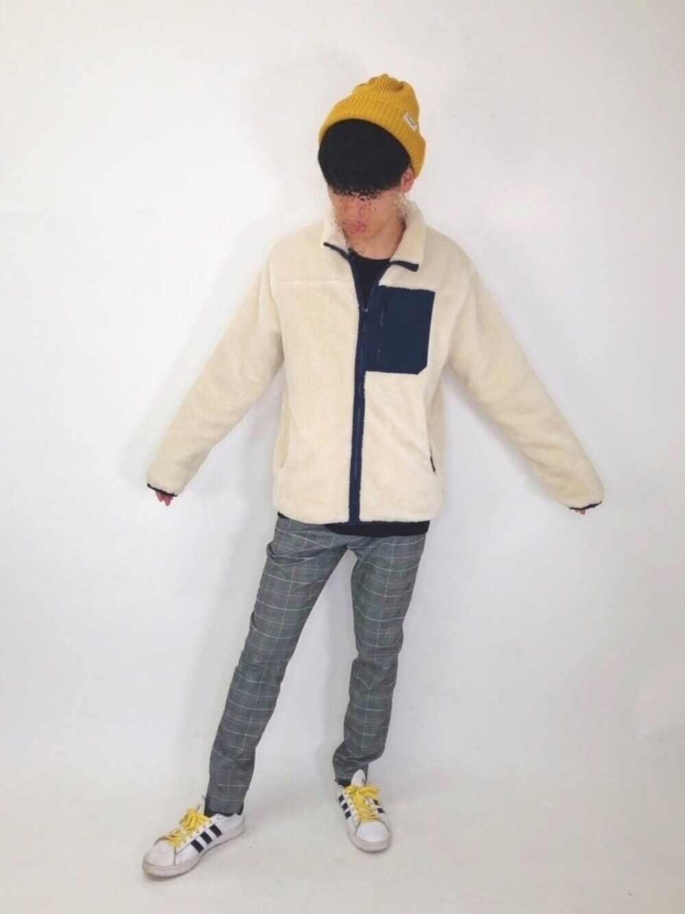 「秋服、シンプルコーデ、秋冬コーデ、キレイめ、お洒落さんとつながりたい、チェックパンツ」｜「ikkaの【先行予約】【キッズ】裏タフタボアジャケット（120~160cm）（ジャケット/アウター、ホワイト系）」を使った、YaHaTaさん（メンズ・170cm）の秋コーディネートの1枚目の写真