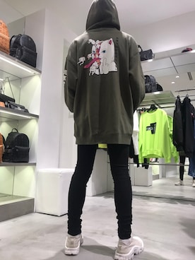 「RIPNDIP（リップンディップ）のアイテム」を使った、KAWAKITA SHOICHIさん（メンズ・175cm）の秋コーディネート