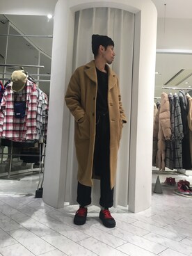 「WHITELAND BLACKBURN」｜「アイテム（チェスターコート）」を使った、KAWAKITA SHOICHIさん（メンズ・175cm）の冬コーディネート