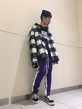 「BlackEyePatch（ブラックアイパッチ）のアイテム（スウェット）」を使った、KAWAKITA SHOICHIさん（メンズ・175cm）の冬コーディネート