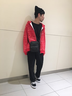 「BlackEyePatch（ブラックアイパッチ）のアイテム（パーカー）」を使った、KAWAKITA SHOICHIさん（メンズ・175cm）の冬コーディネート