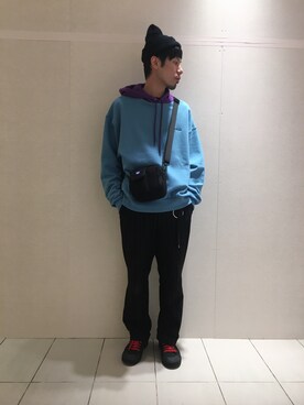 「WHITELAND（ホワイトランド）のアイテム（ボディバッグ/ウエストポーチ）」を使った、KAWAKITA SHOICHIさん（メンズ・175cm）の冬コーディネート