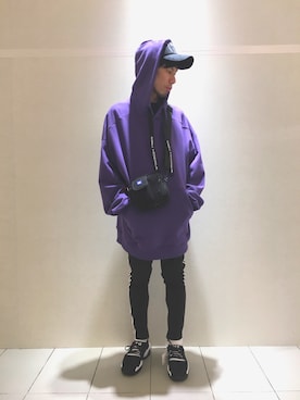 「WHITELAND（ホワイトランド）のアイテム（ボディバッグ/ウエストポーチ）」を使った、KAWAKITA SHOICHIさん（メンズ・175cm）の冬コーディネート