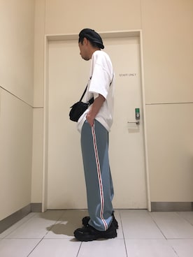 「WHITELAND（ホワイトランド）のアイテム（ボディバッグ/ウエストポーチ）」を使った、KAWAKITA SHOICHIさん（メンズ・175cm）の夏コーディネート