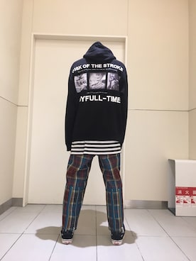 「L.H.P（エルエイチピー）のアイテム（パーカー）」を使った、KAWAKITA SHOICHIさん（メンズ・175cm）の冬コーディネート