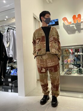 「aie」｜「アイテム（Tシャツ/カットソー）」を使った、KAWAKITA SHOICHIさん（メンズ・175cm）の秋コーディネート