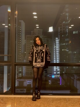 「Vivienne Westwood（ヴィヴィアンウエストウッド）のアイテム（レッグウェア、ブラック系）」を使った、Kiu Tsz Lamさん（レディース）の秋コーディネート