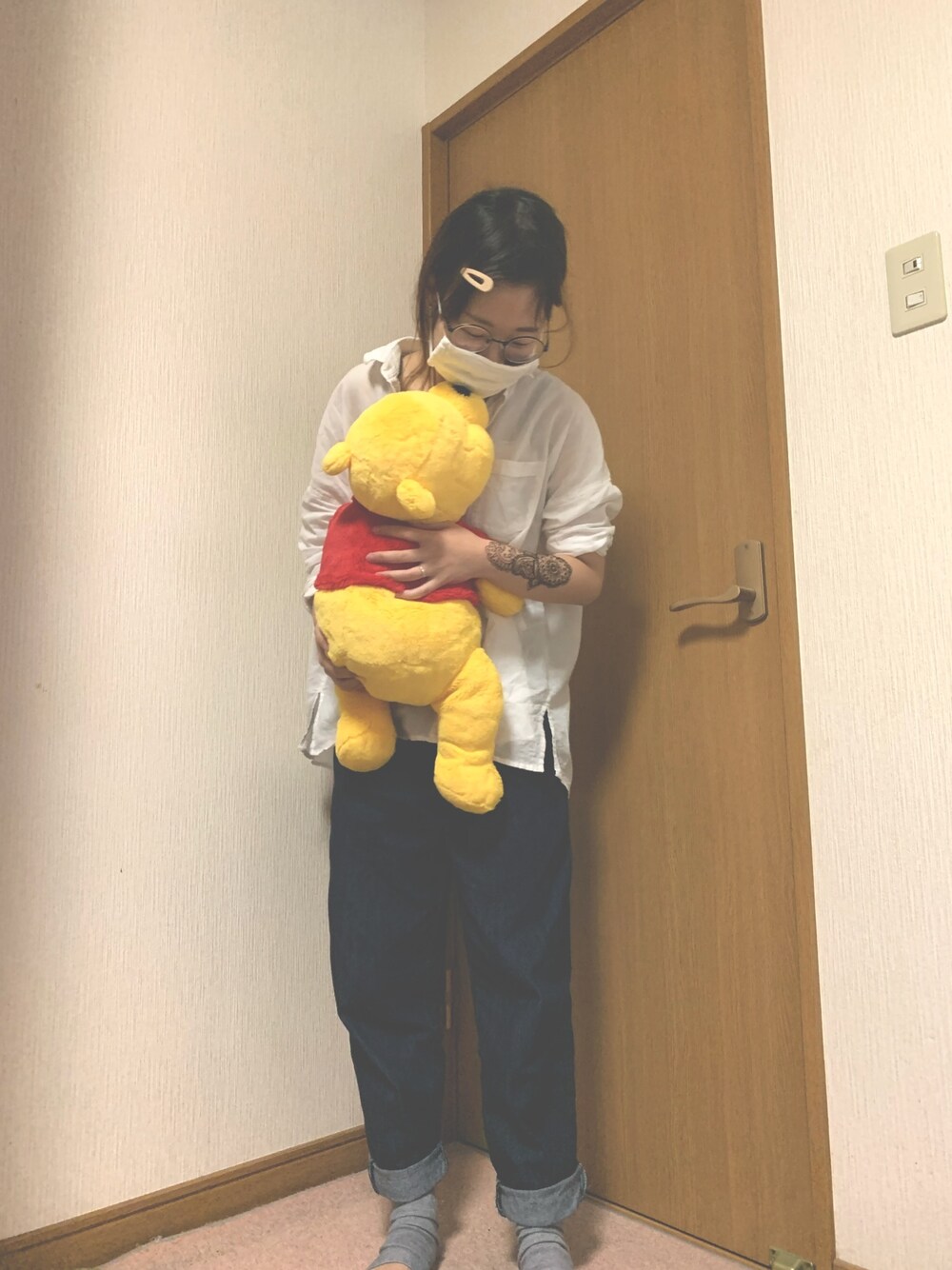「おうちスタイル、リラックススタイル、ステイホーム、シェフパンツ、GU、サマンサモスモス」｜「SM2のアイテム（シャツ/ブラウス、ホワイト系）」を使った、リリさん（レディース・158cm）の春コーディネートの1枚目の写真