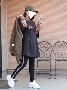 「SpRay PREMIUM（スプレイプレミアム）のアイテム（パンツ）」を使った、ユカリさん（レディース・154cm）の秋コーディネート