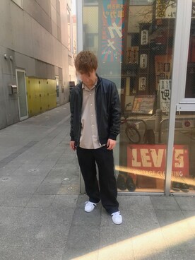「無地党」｜「アイテム（ライダースジャケット）」を使った、ゆうきさん（メンズ・174cm）の春コーディネート